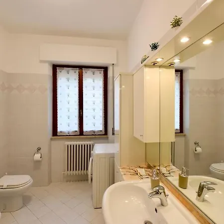 Superior 2 Bed Ac Parking Wifi - Centro Apartament *