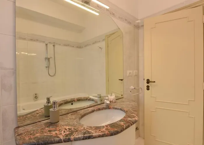 Superior 2 Bed Ac Parking Wifi - Centro Διαμέρισμα *